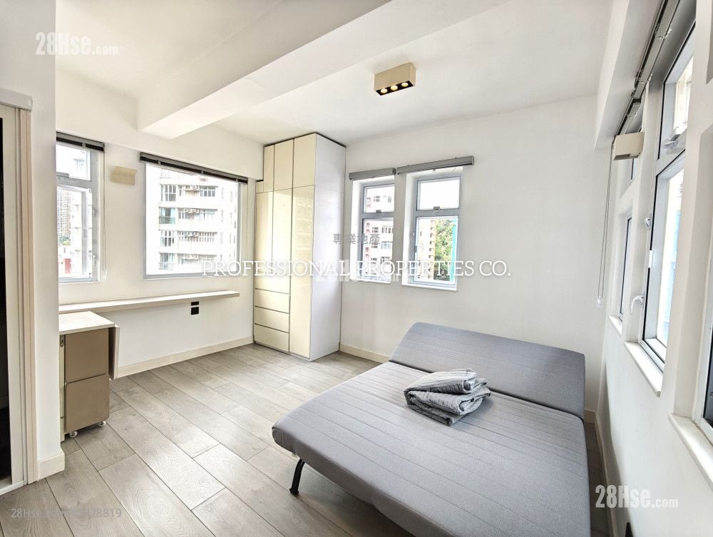 King Kwong Mansion Rental Studio , 1 Bathroom 259 ft²