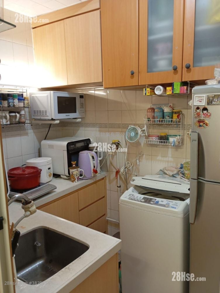 Fok Lin  Building Sell 2 Bedrooms , 1 Bathroom 366 ft²