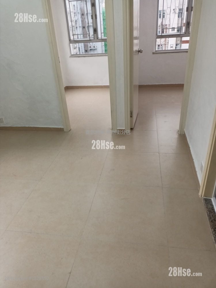 Hing Lung Building Sell 2 Bedrooms , 1 Bathroom 268 ft²