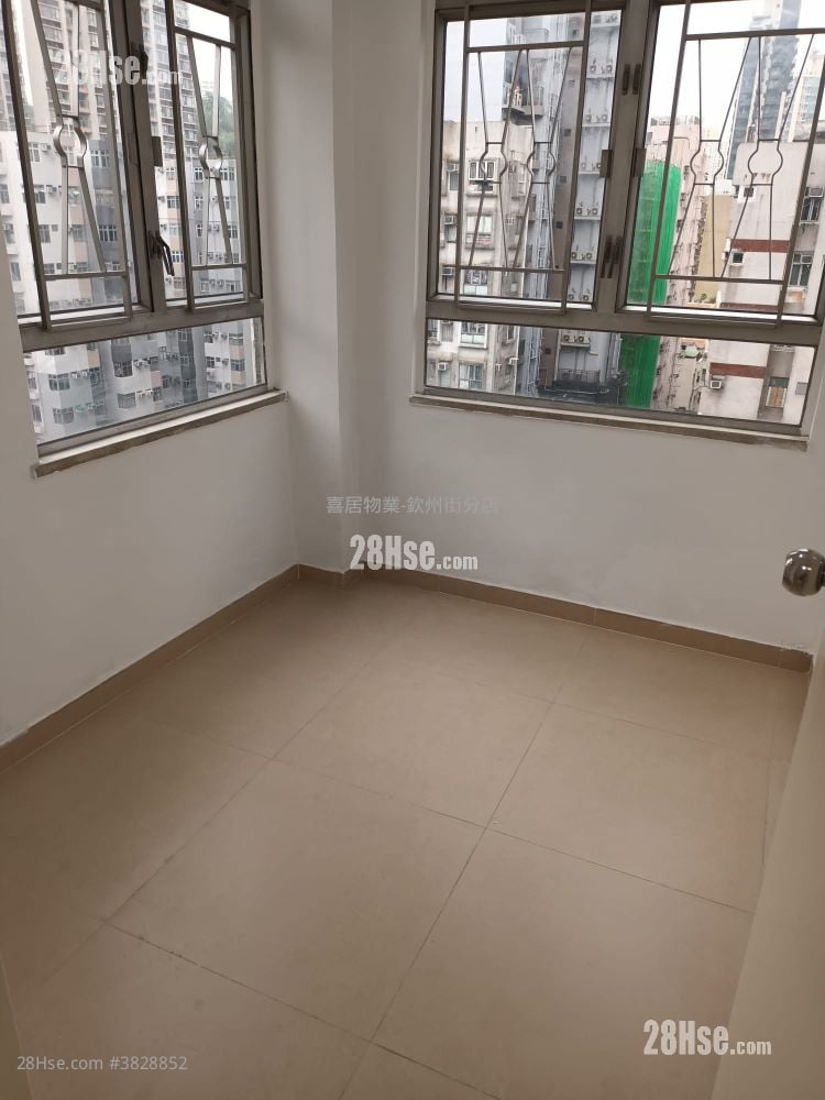 Hing Lung Building Sell 2 Bedrooms , 1 Bathroom 268 ft²
