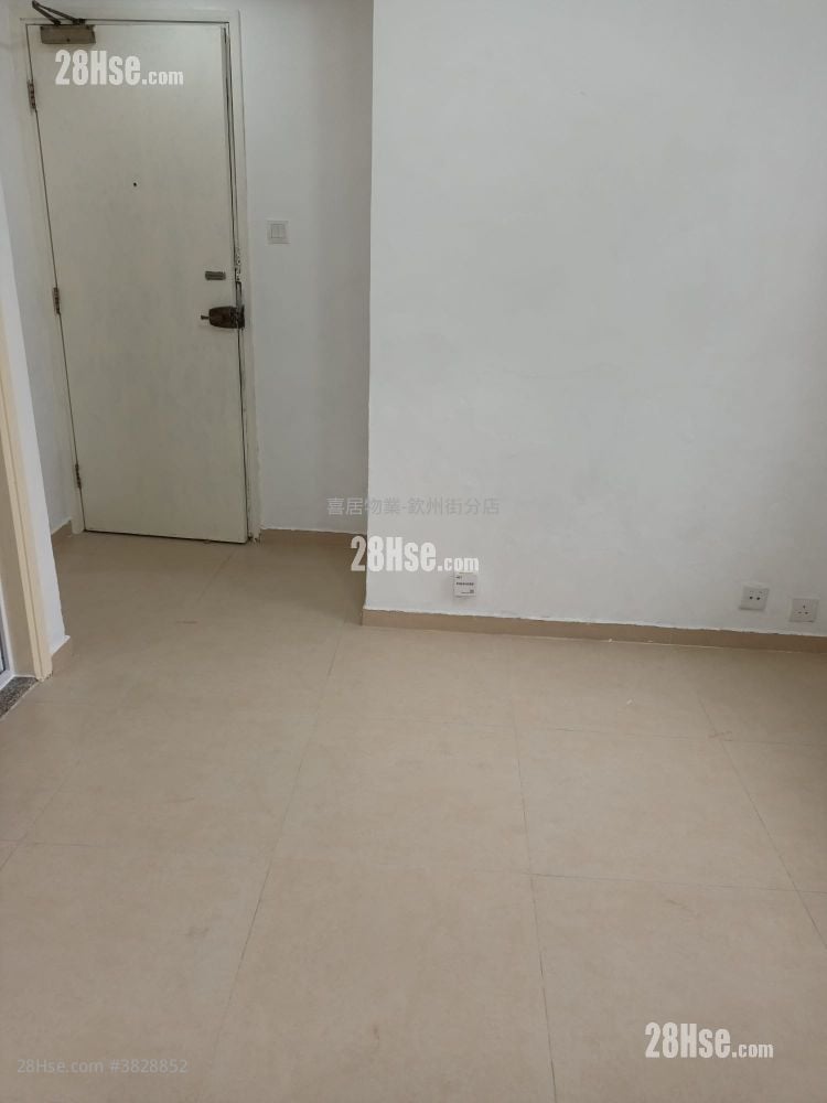Hing Lung Building Sell 2 Bedrooms , 1 Bathroom 268 ft²