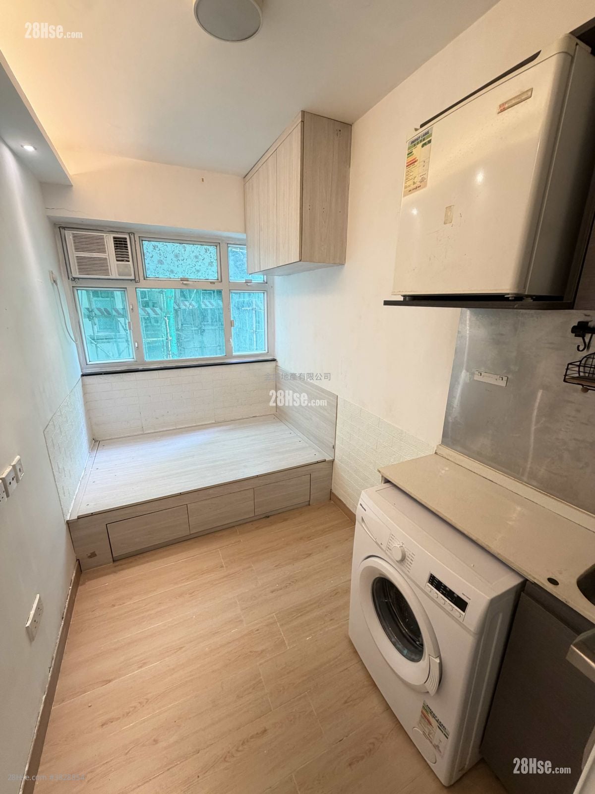 單幢樓房 租盤 1 浴室 120 平方呎