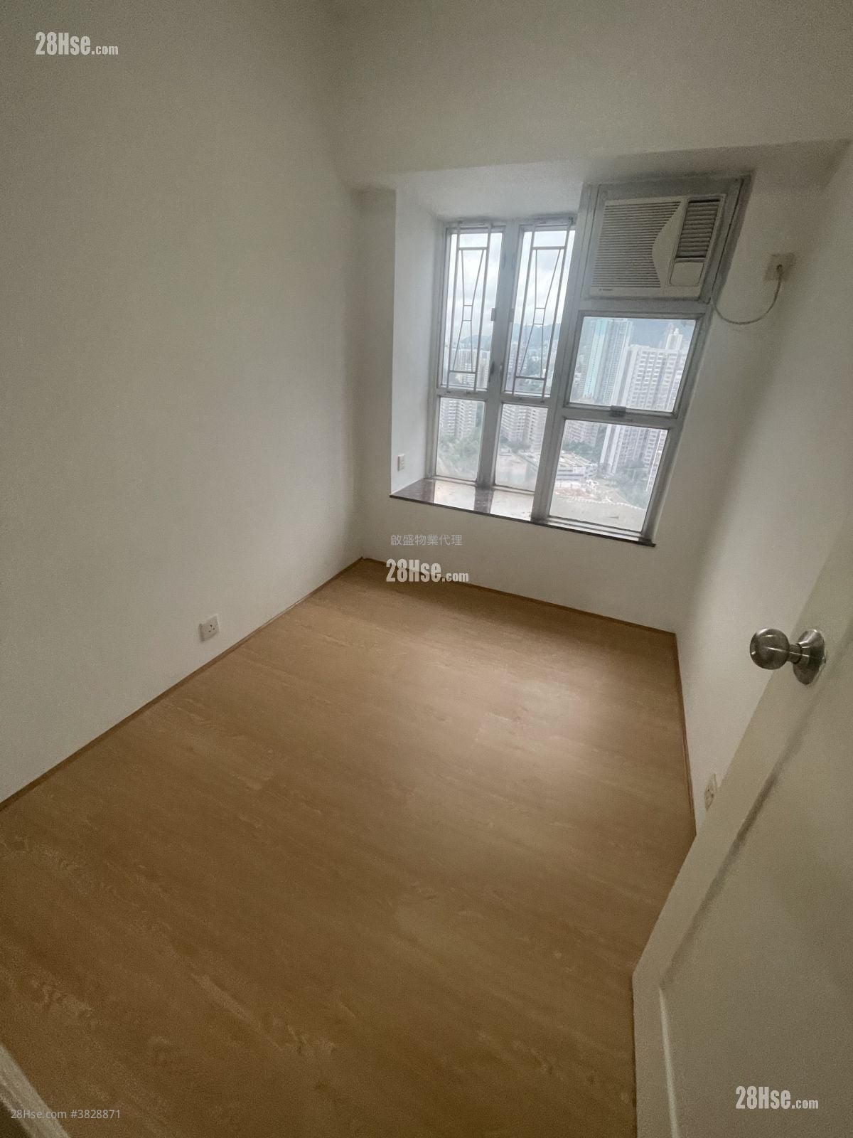 越秀廣場 租盤 3 房 , 1 浴室 566 平方呎