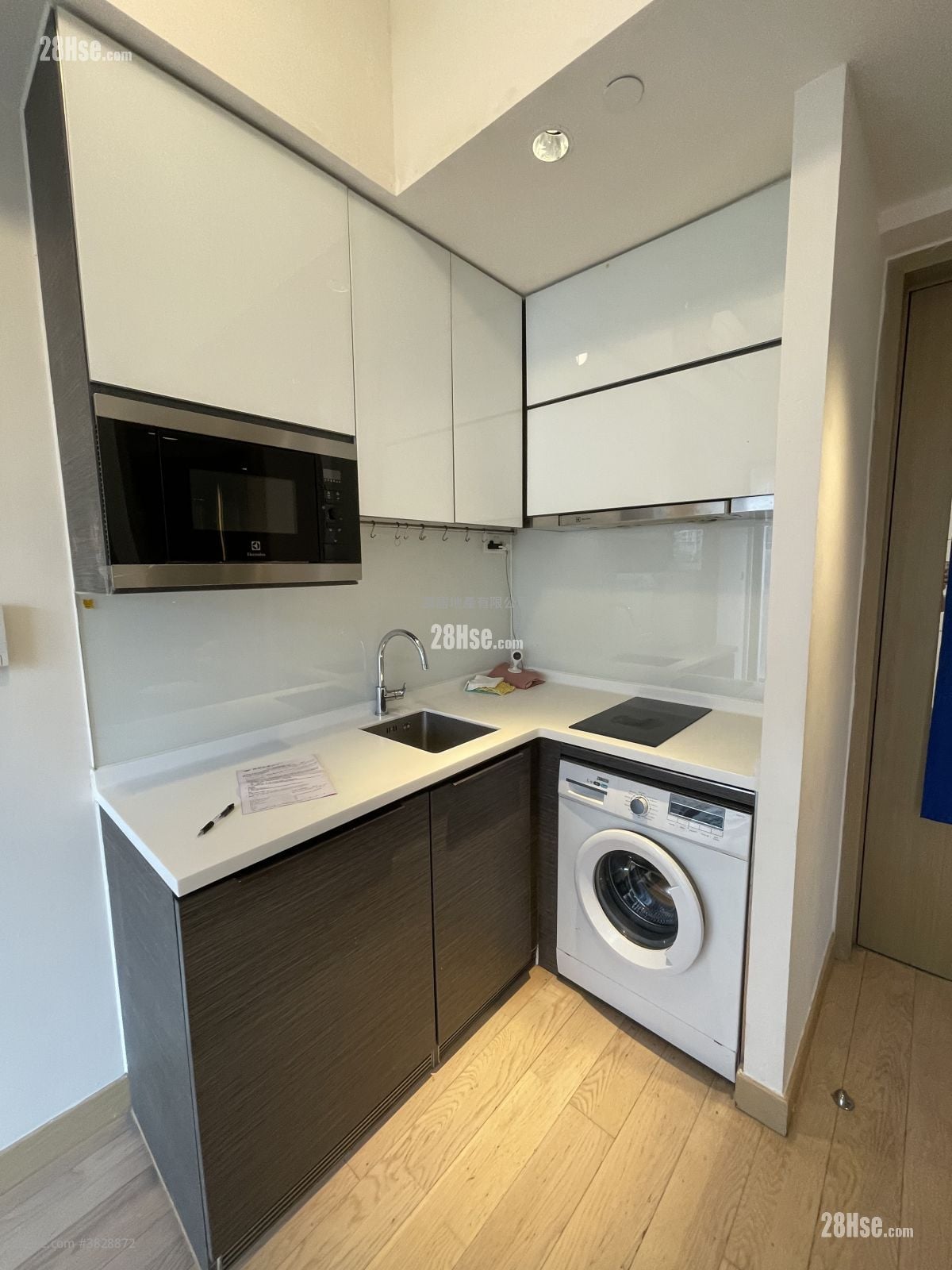 Giovane Sell 1 Bedroom , 1 Bathroom 224 ft²