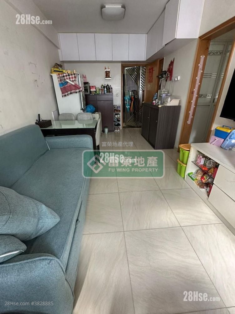 Sun Kong House Sell 2 Bedrooms , 1 Bathroom 415 ft²