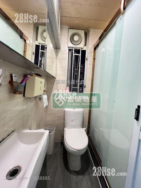 Sun Kong House Sell 2 Bedrooms , 1 Bathroom 415 ft²
