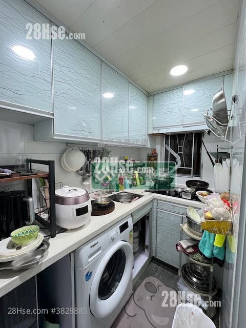Sun Kong House Sell 2 Bedrooms , 1 Bathroom 415 ft²