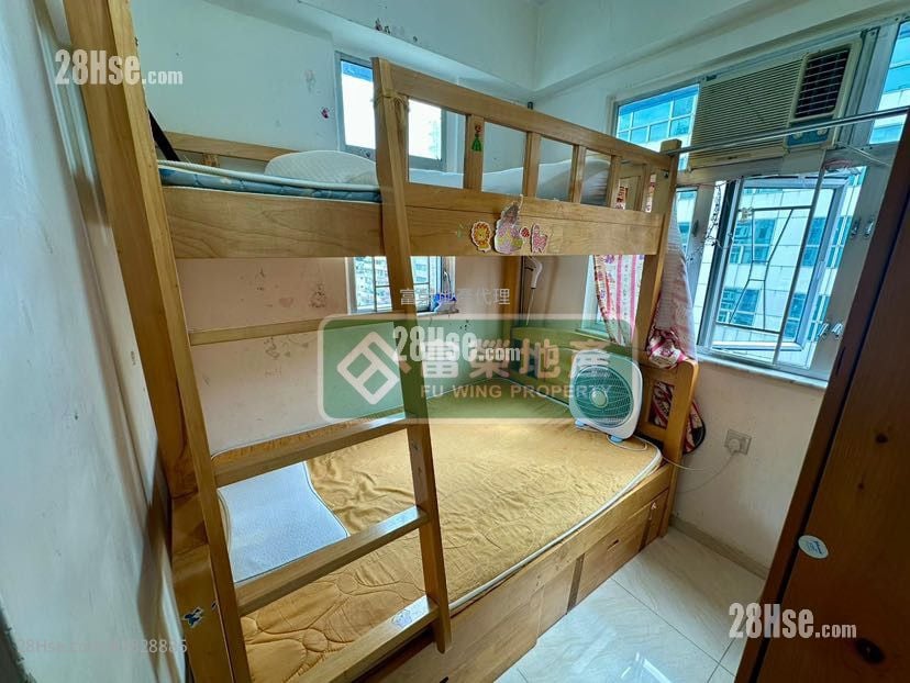 Sun Kong House Sell 2 Bedrooms , 1 Bathroom 415 ft²