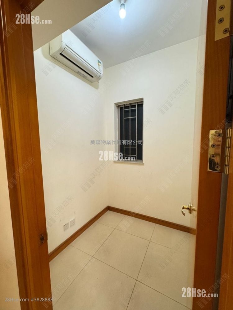 万景峯 售盘 3 房 741 平方尺