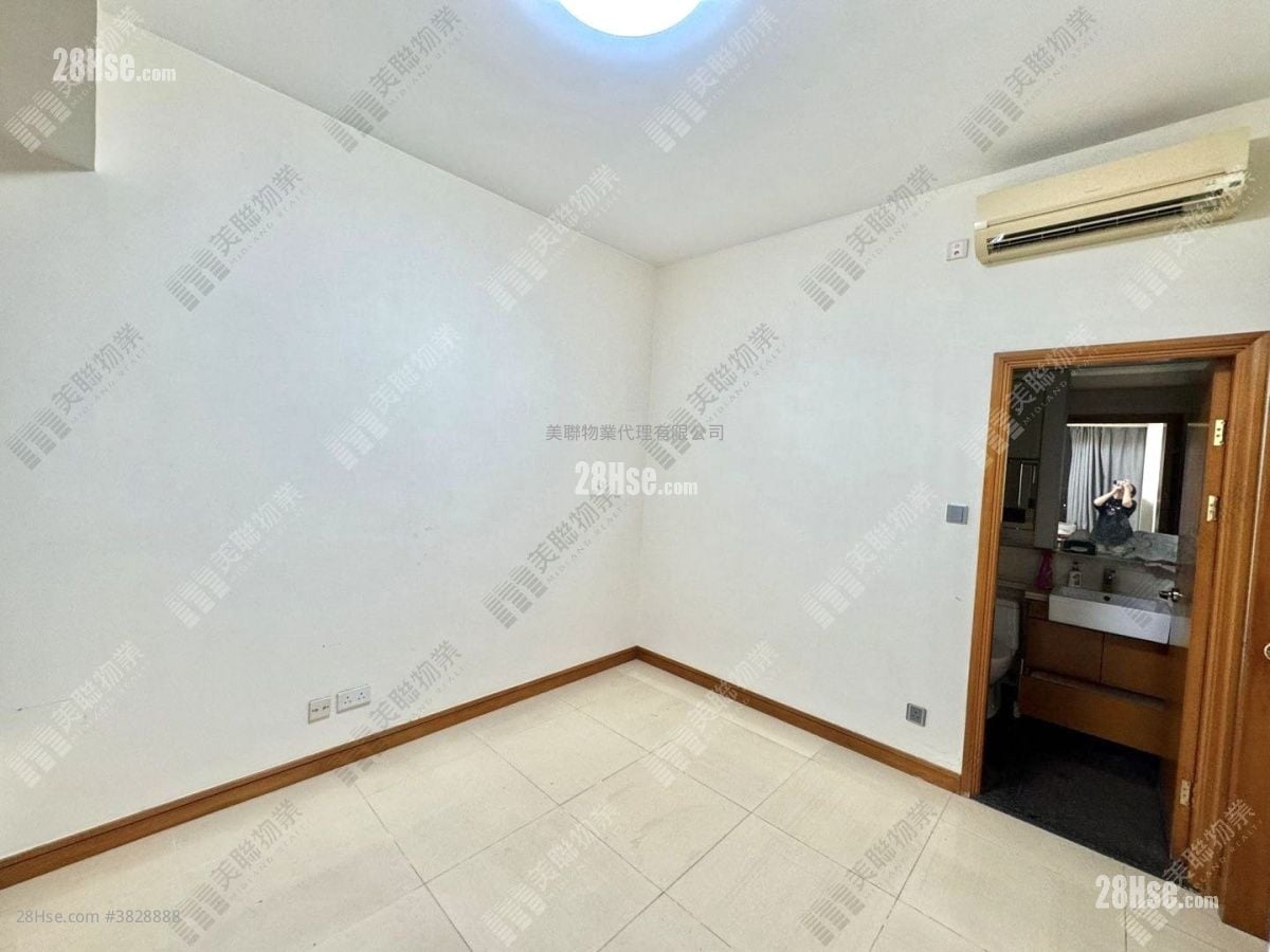 万景峯 售盘 3 房 741 平方尺