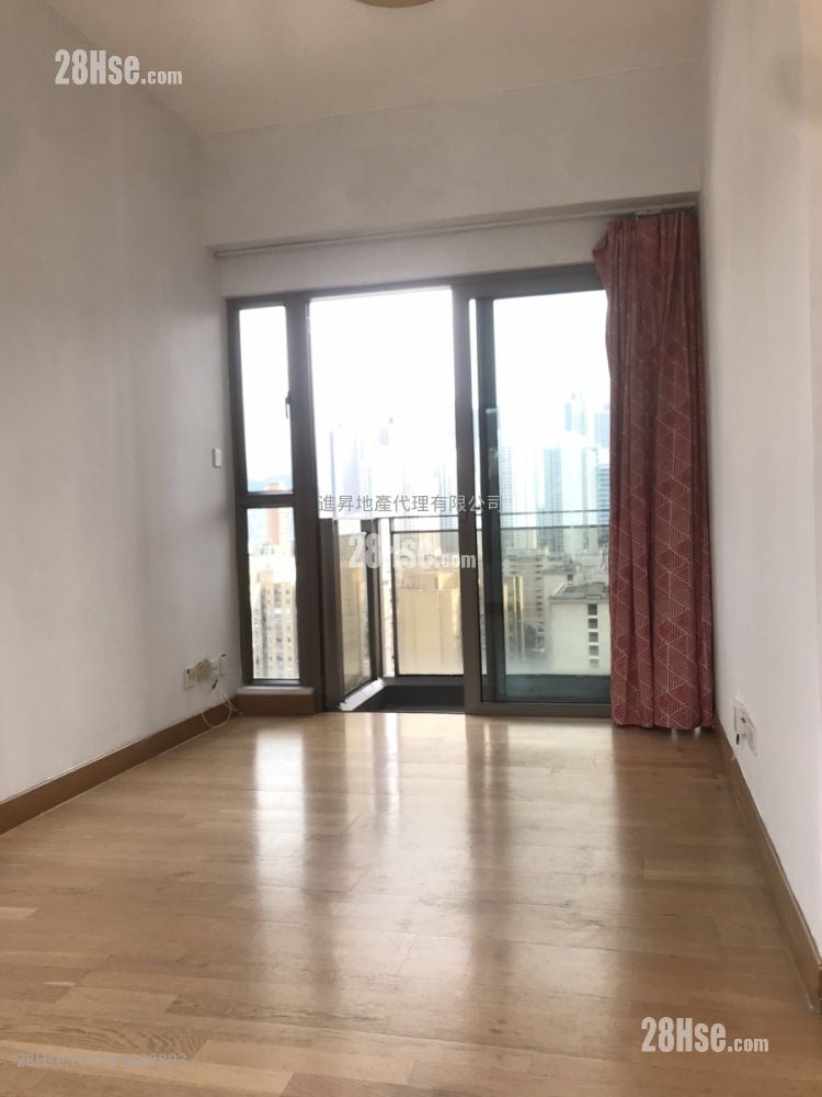 Residence 228 Sell 3 Bedrooms , 1 Bathroom 558 ft²