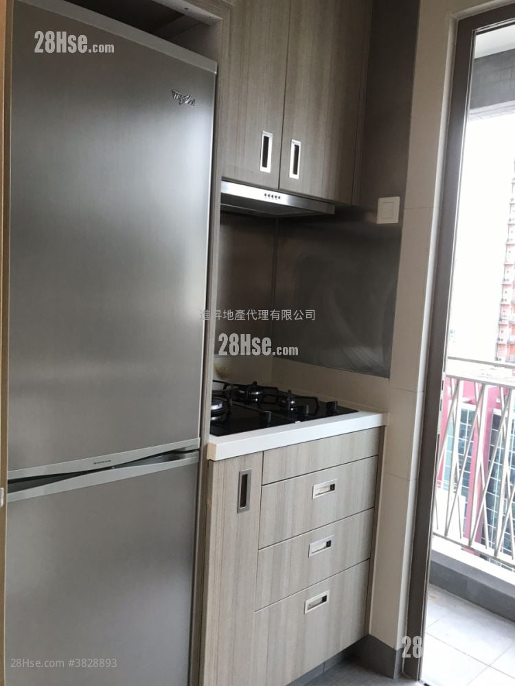 Residence 228 Sell 3 Bedrooms , 1 Bathroom 558 ft²