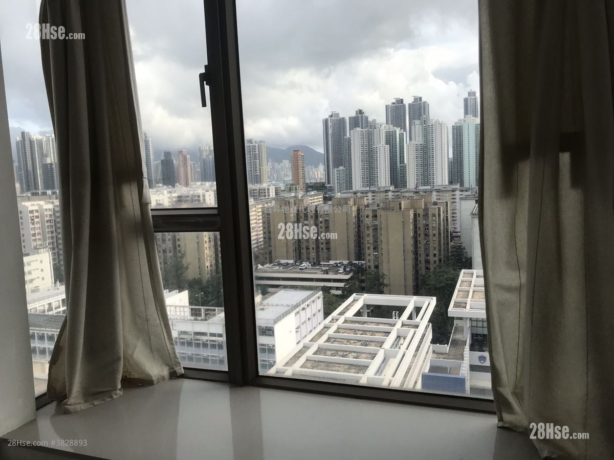 Residence 228 Sell 3 Bedrooms , 1 Bathroom 558 ft²