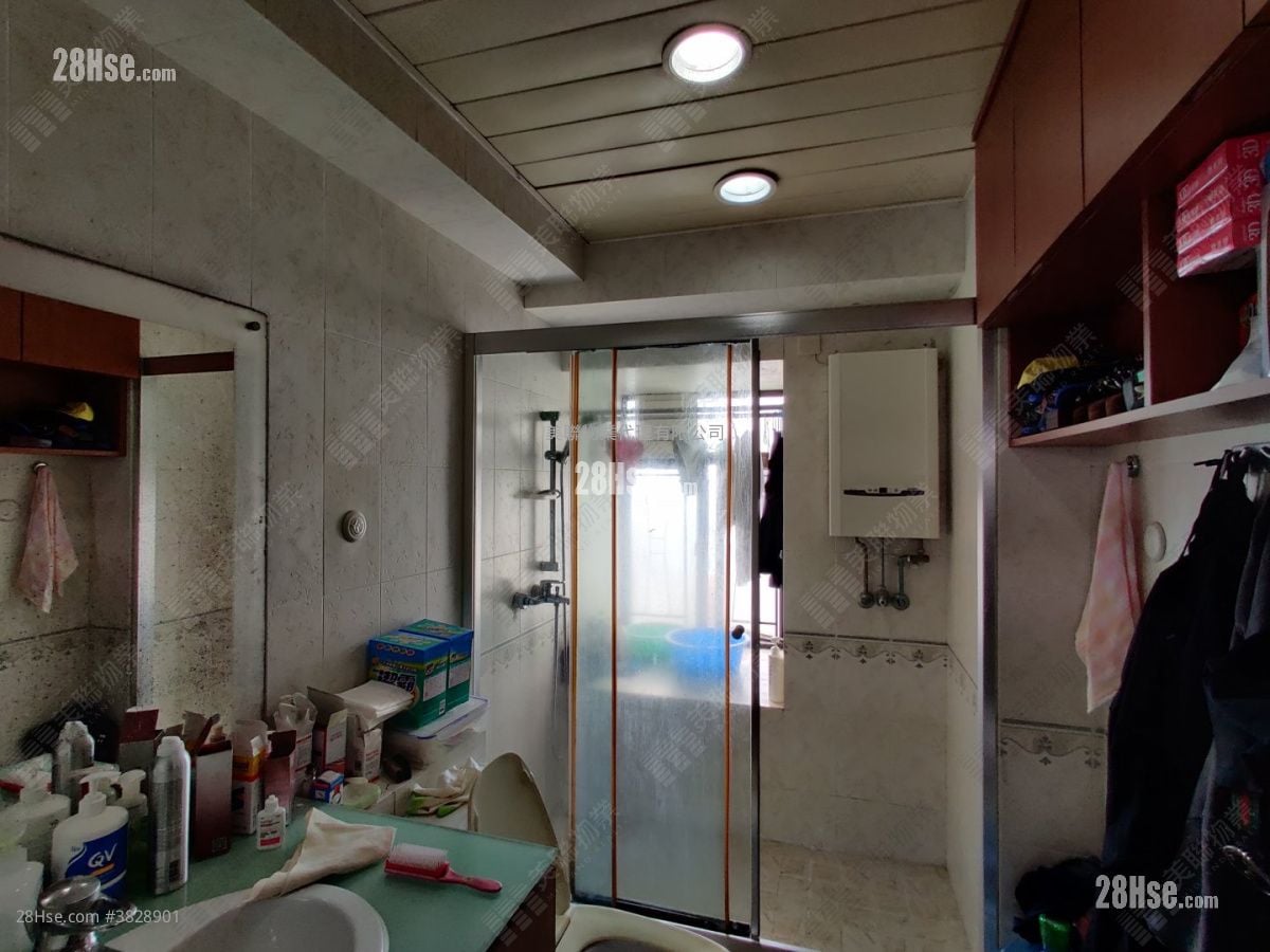 华景山庄 售盘 3 房 , 2 浴室 1,031 平方尺