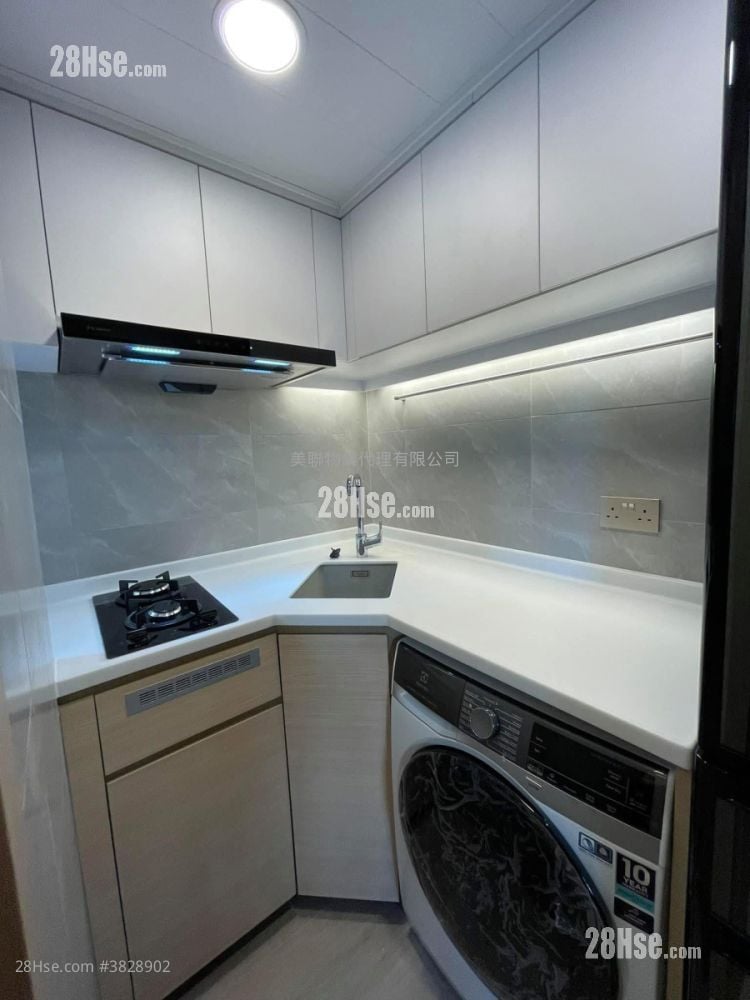 Tuen Mun Town Plaza Sell 2 Bedrooms 325 ft²