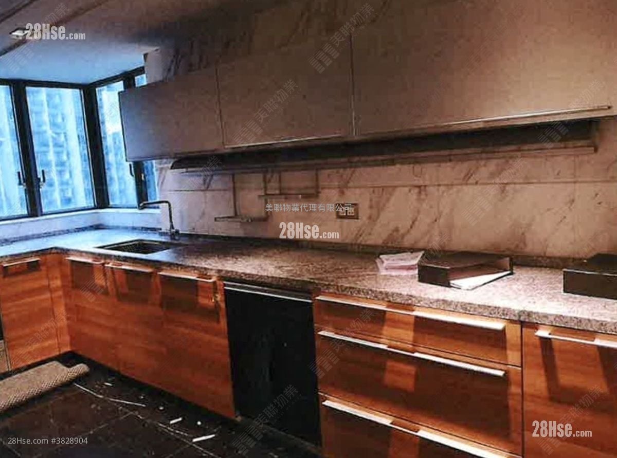 半山壹號 租盤 5+ 房 , 3 浴室 1,975 平方呎