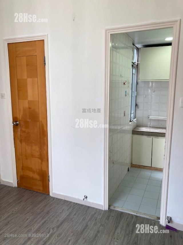 萬豐大廈 租盤 2 房 , 1 浴室 260 平方呎