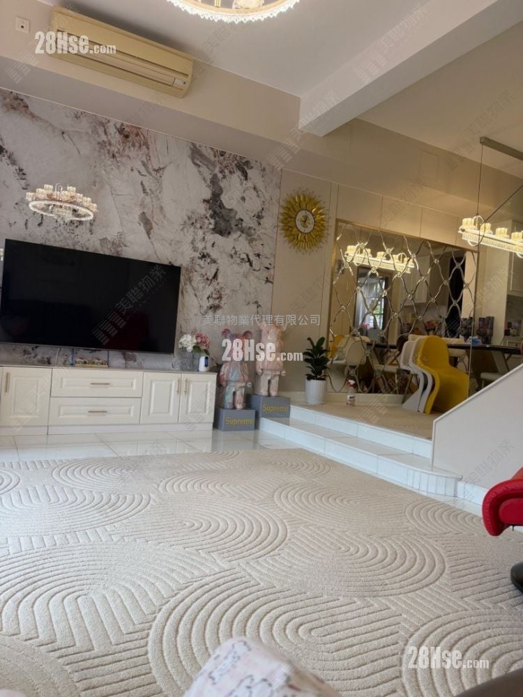 The Beverly Hills Sell 4 Bedrooms 1,606 ft²