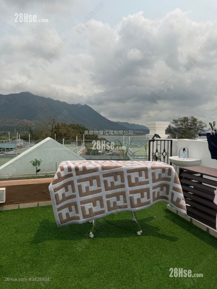 The Beverly Hills Sell 4 Bedrooms 1,606 ft²