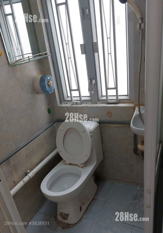 唐樓 租盤 1 浴室 100 平方呎