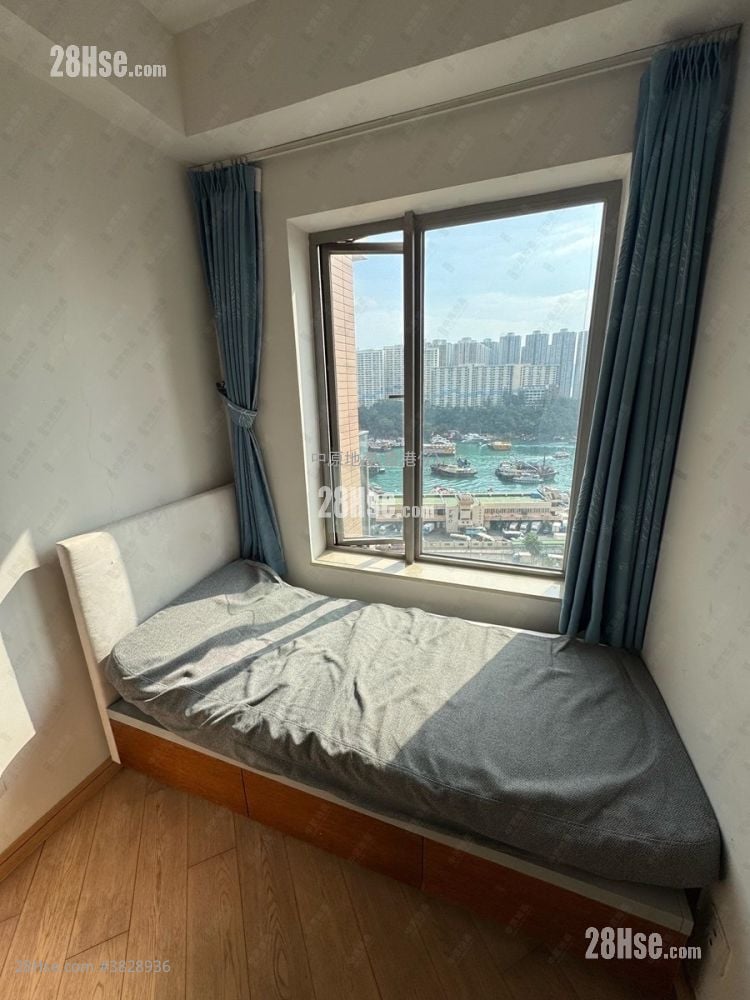 South Coast Sell 2 Bedrooms , 1 Bathroom 451 ft²