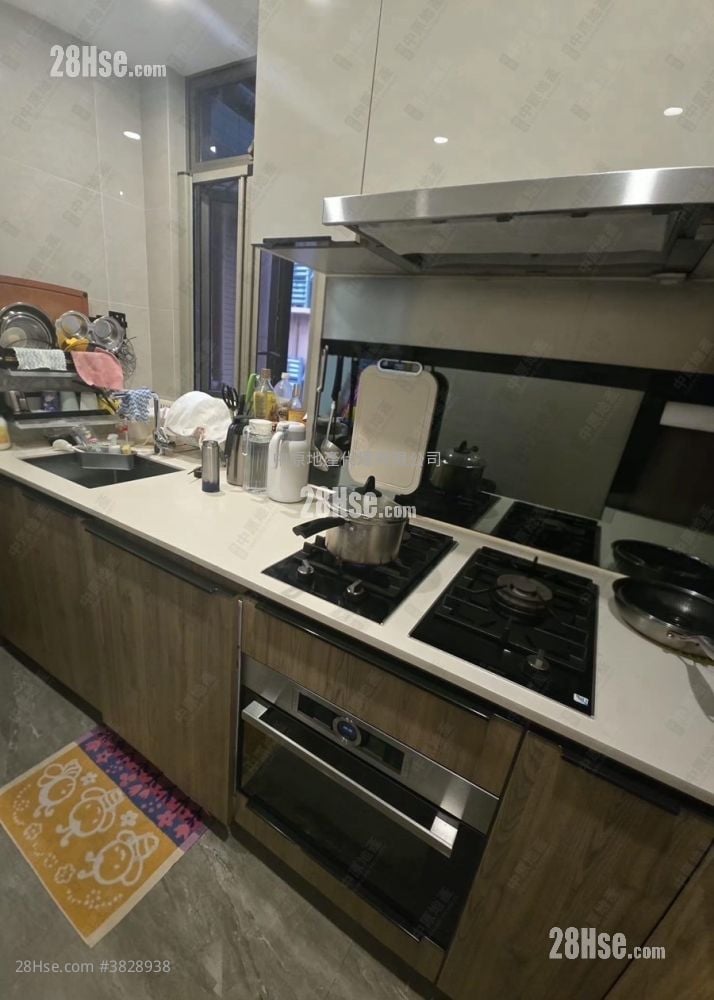 Centra Horizon Sell 2 Bedrooms 551 ft²