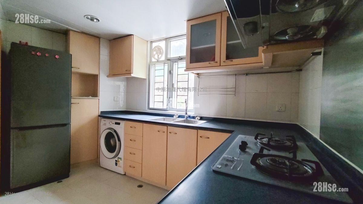 Pearl Court Rental 1,190 ft²