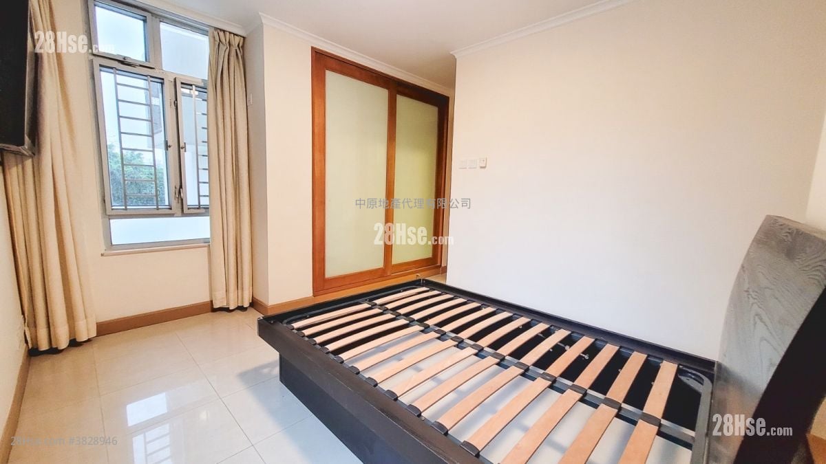 Pearl Court Rental 1,190 ft²