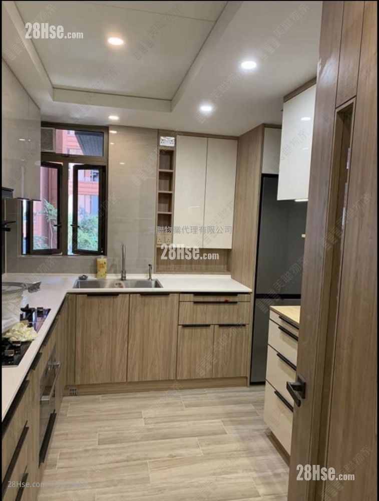 Centra Horizon Sell 3 Bedrooms 1,019 ft²