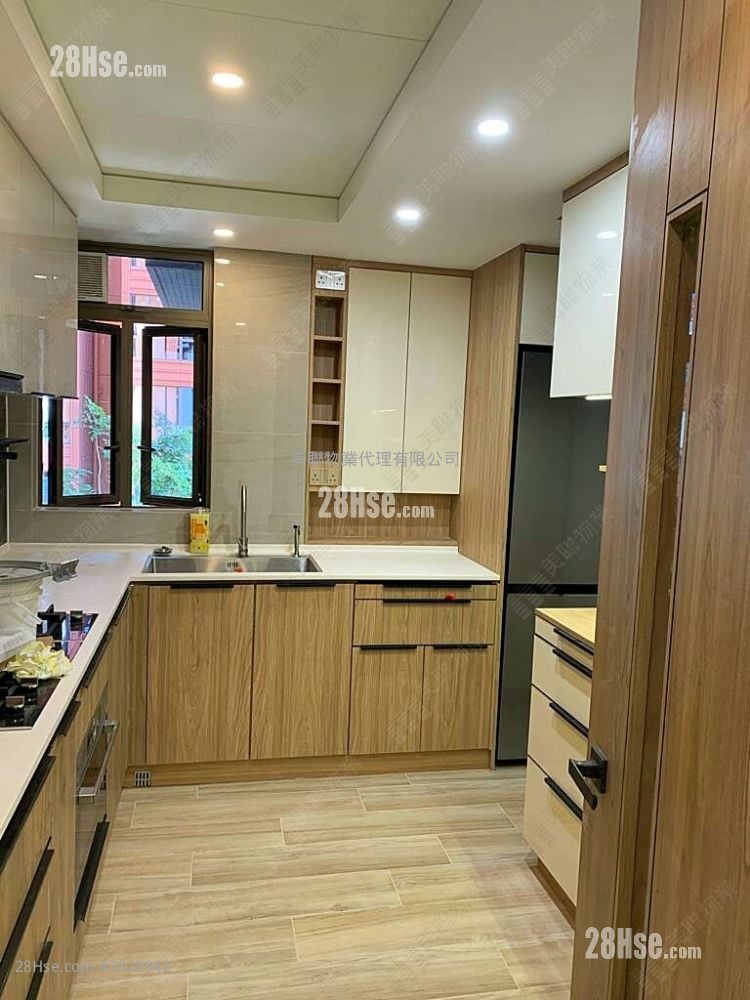 Centra Horizon Sell 3 Bedrooms 1,019 ft²