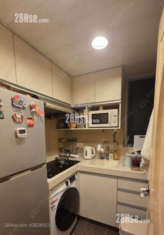 Metro Harbour View Sell 2 Bedrooms 320 ft²