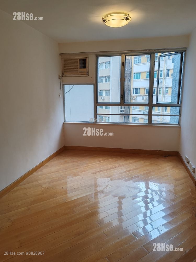 Luna Court Rental 2 Bedrooms , 1 Bathroom 447 ft²