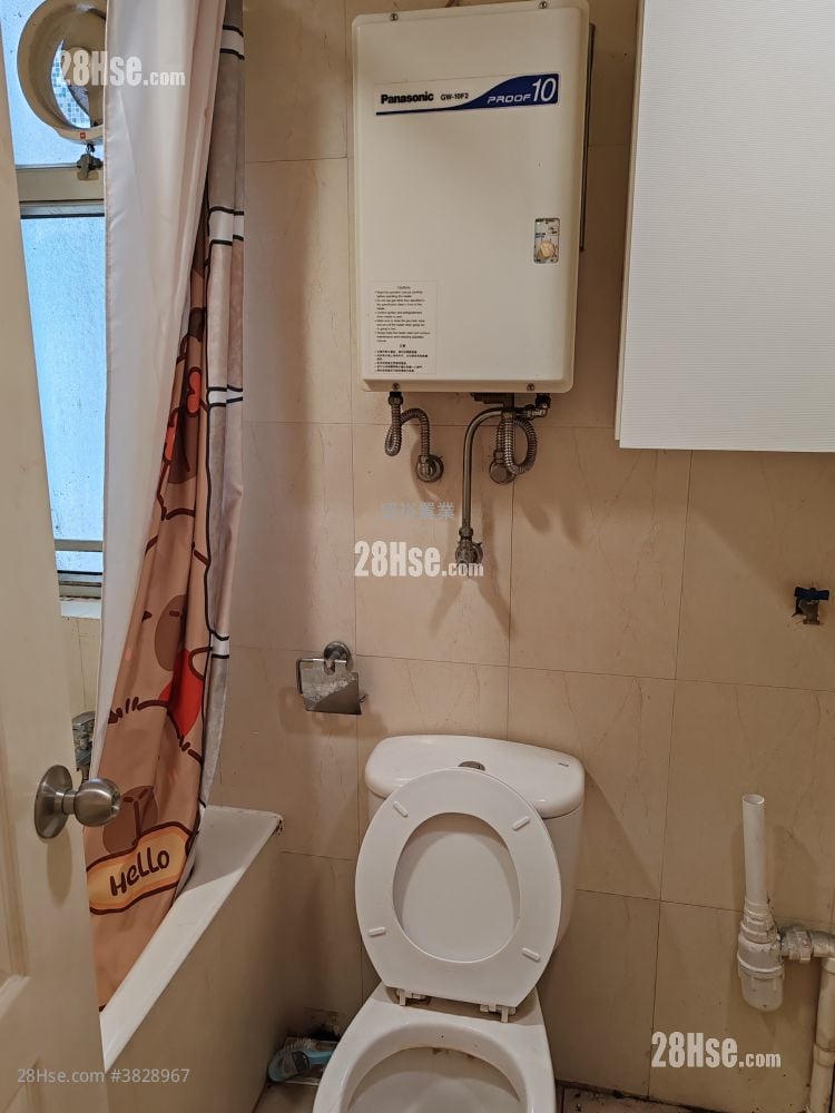 Luna Court Rental 2 Bedrooms , 1 Bathroom 447 ft²