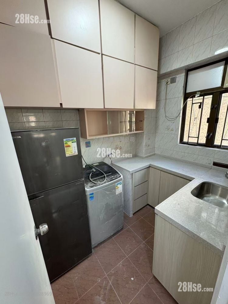 南风楼 租盘 3 房 80 平方尺