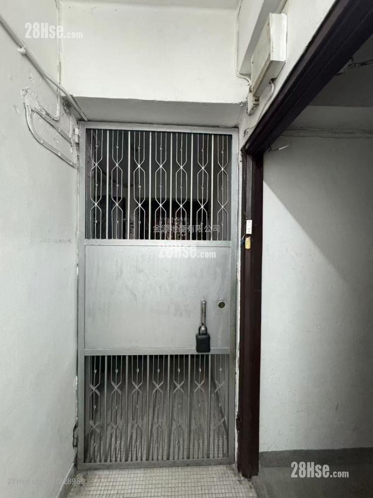 南风楼 租盘 3 房 80 平方尺