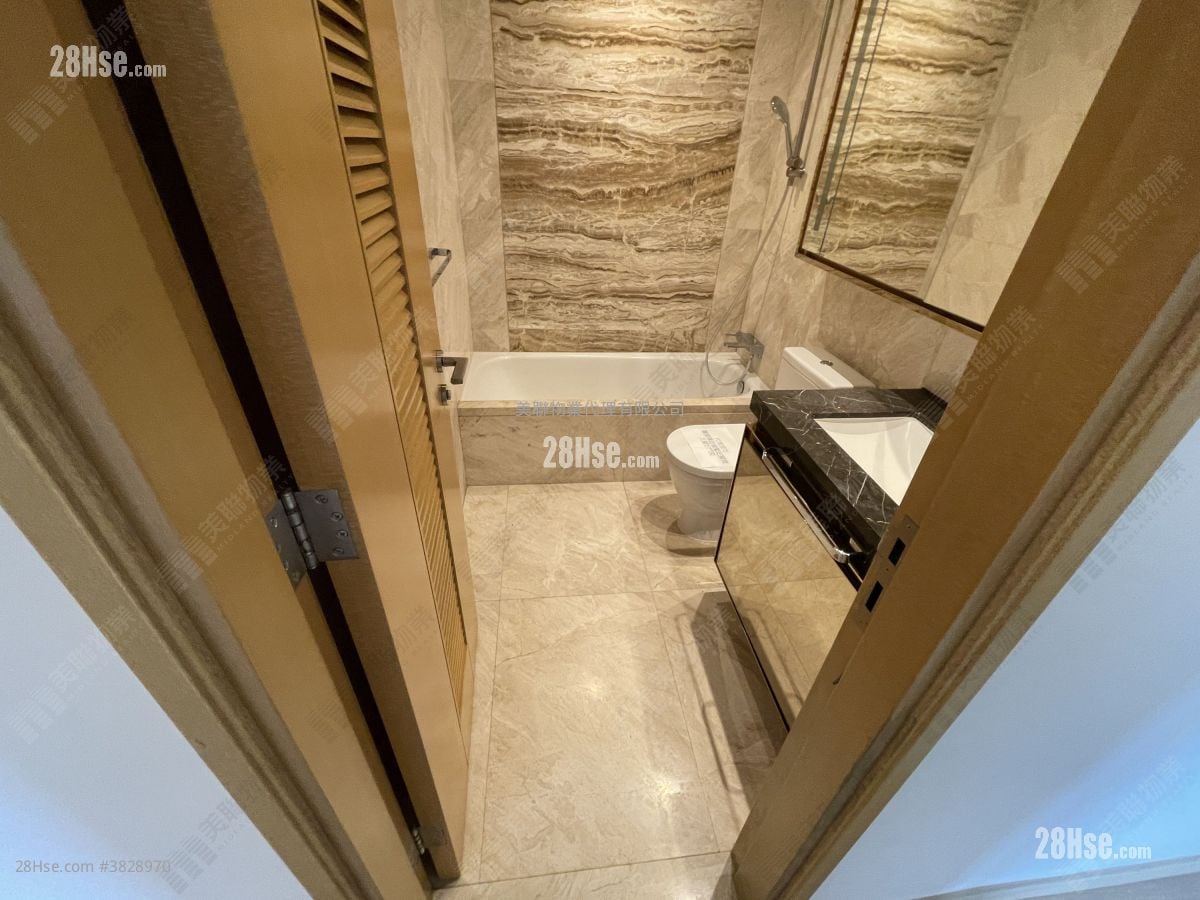 浴室: Grand Austin 售盘 4 房 , 2 浴室 1,196 平方尺