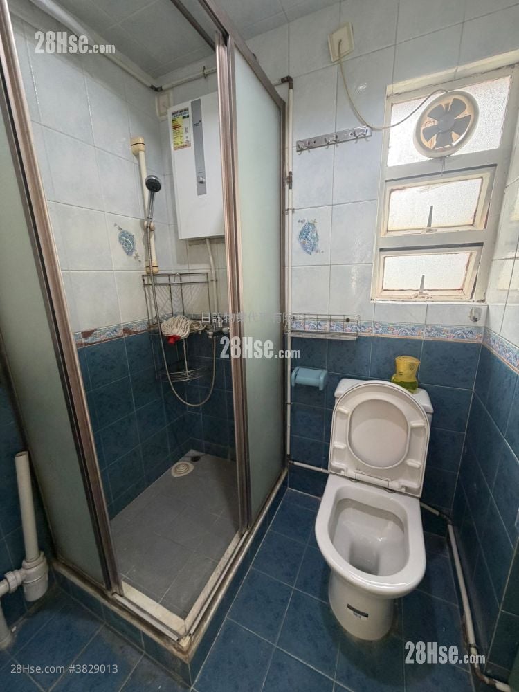 Waterside Plaza Sell 3 Bedrooms , 1 Bathroom 537 ft²