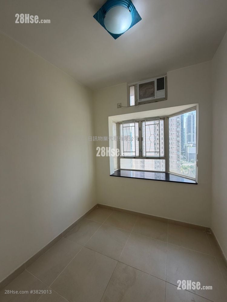 Waterside Plaza Sell 3 Bedrooms , 1 Bathroom 537 ft²