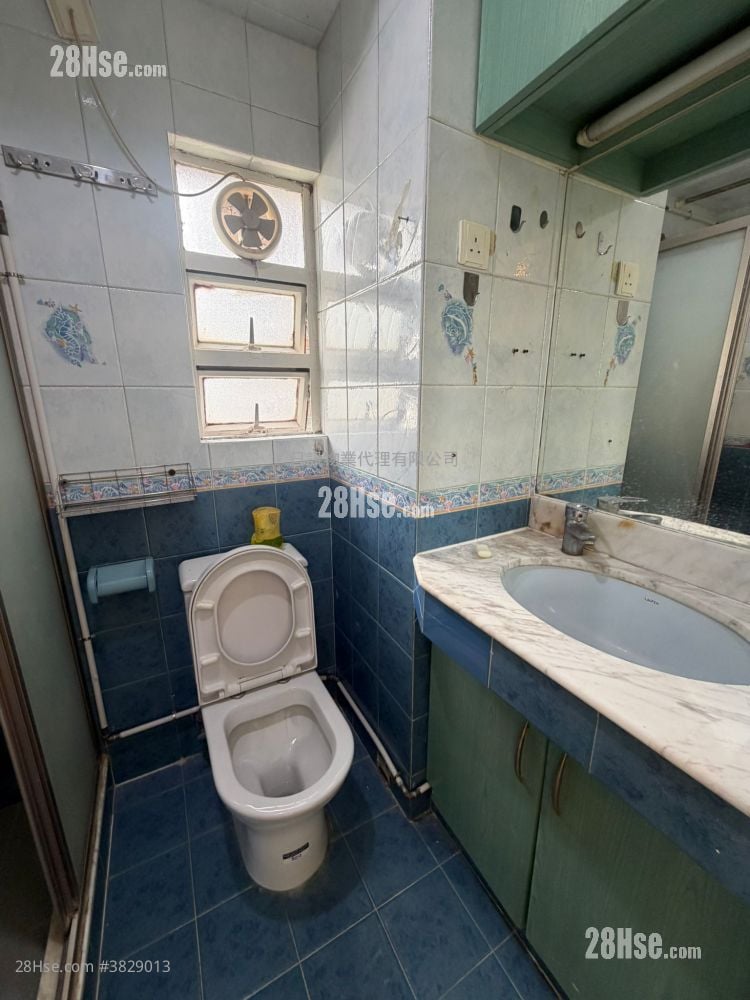 Waterside Plaza Sell 3 Bedrooms , 1 Bathroom 537 ft²