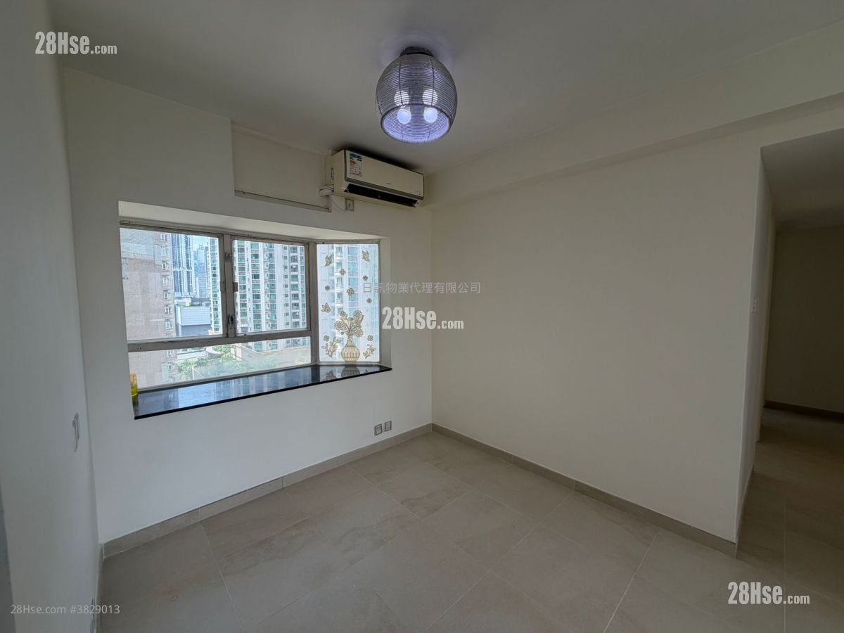 Waterside Plaza Sell 3 Bedrooms , 1 Bathroom 537 ft²