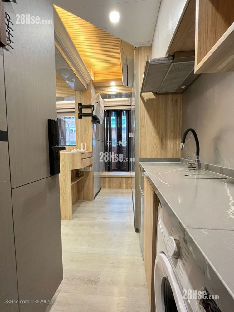 Windsor Mansion Rental 1 Bathroom 170 ft²