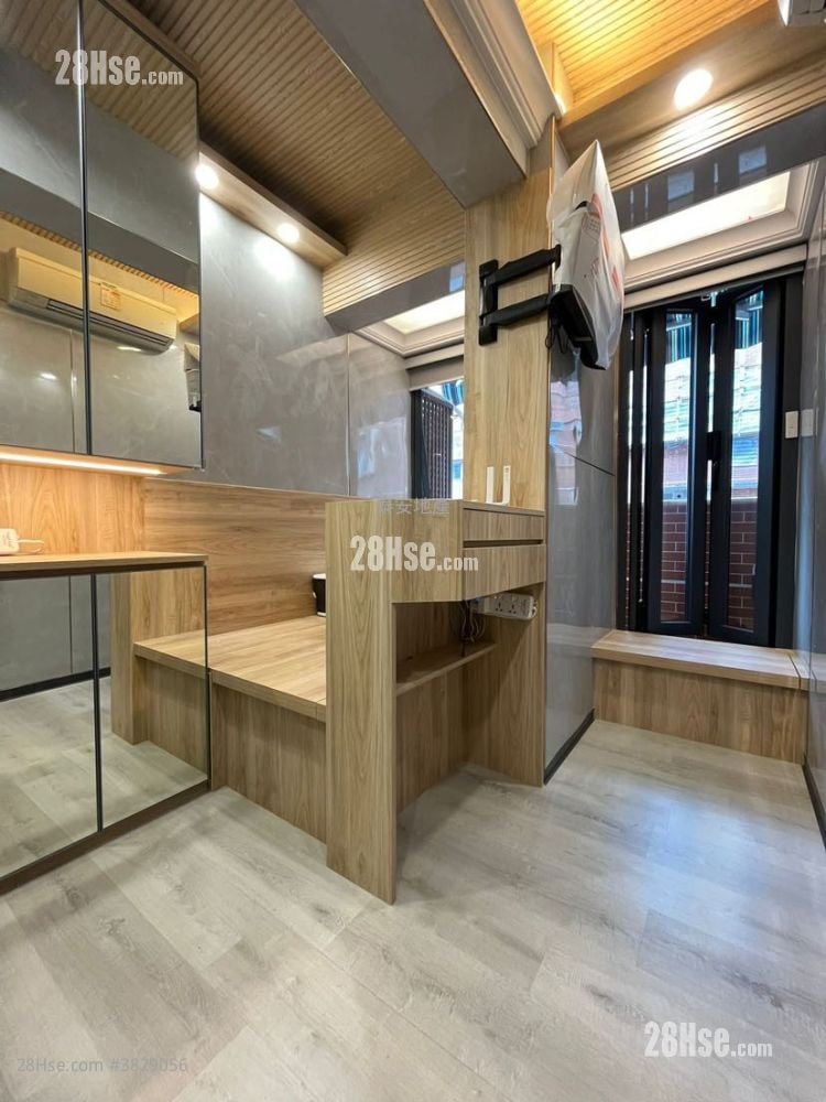 Windsor Mansion Rental 1 Bathroom 170 ft²