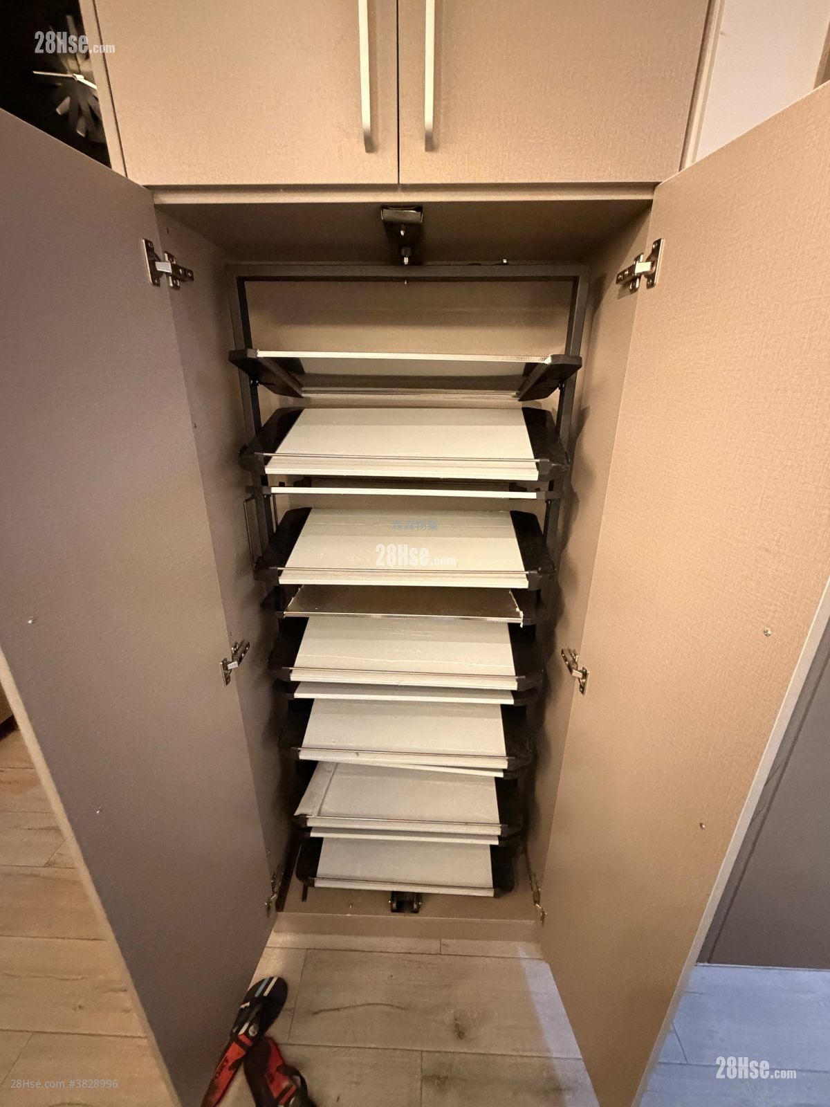 福昌楼 租盘 336 平方尺