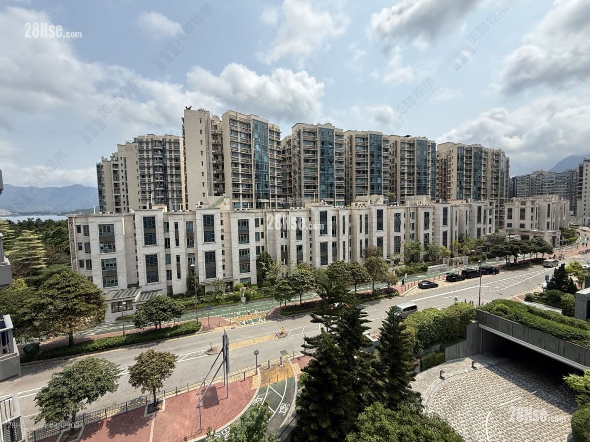 St Martin Sell 3 Bedrooms , 1 Bathroom 631 ft²