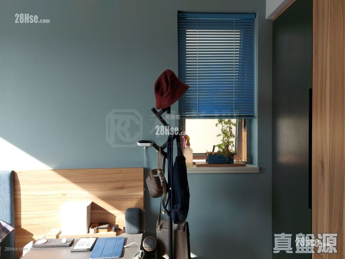 峻峦 售盘 2 房 , 1 浴室 520 平方尺