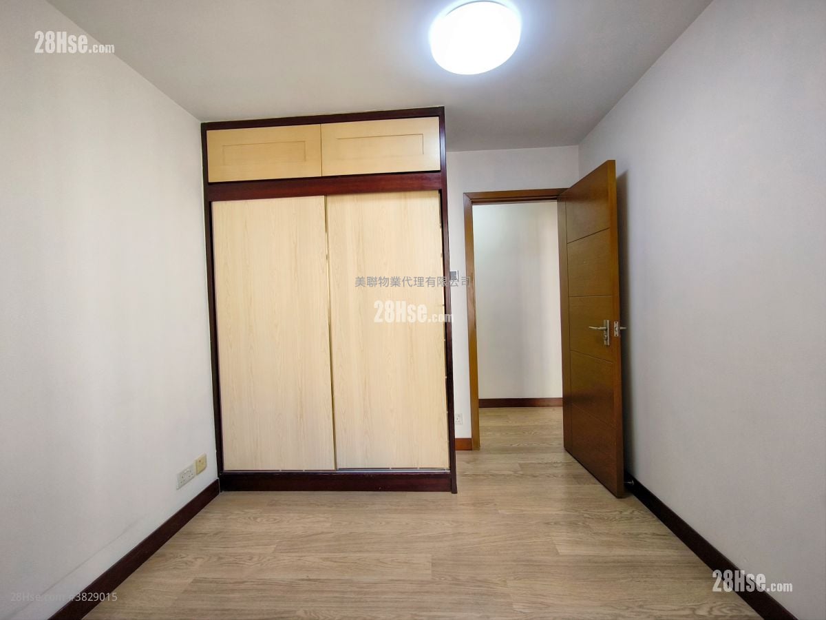Mei Foo Sun Chuen Sell 2 Bedrooms , 1 Bathroom 564 ft²