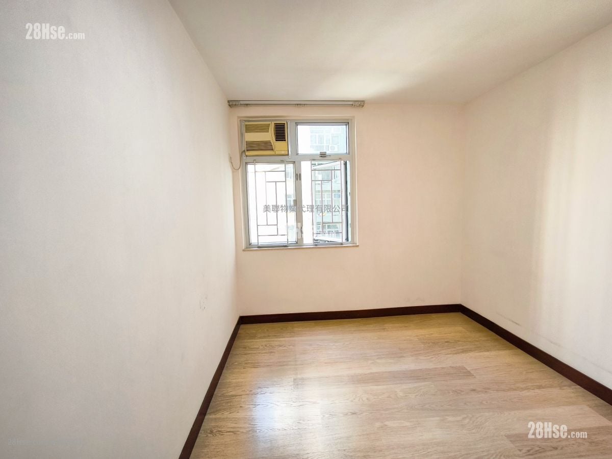 Mei Foo Sun Chuen Sell 2 Bedrooms , 1 Bathroom 564 ft²