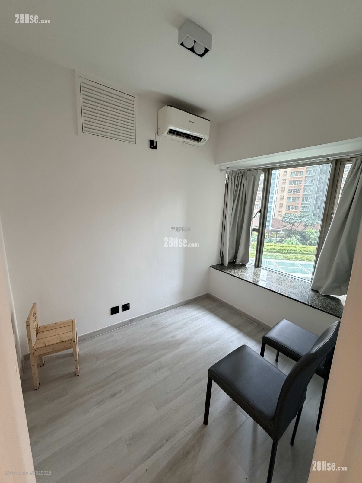 Park Central Sell 2 Bedrooms , 1 Bathroom 384 ft²