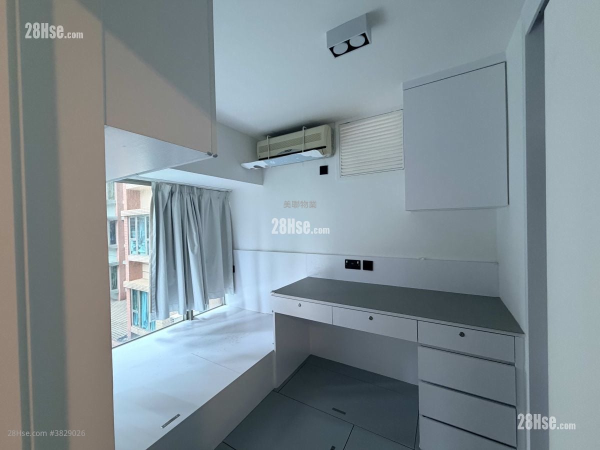 Park Central Sell 2 Bedrooms , 1 Bathroom 384 ft²