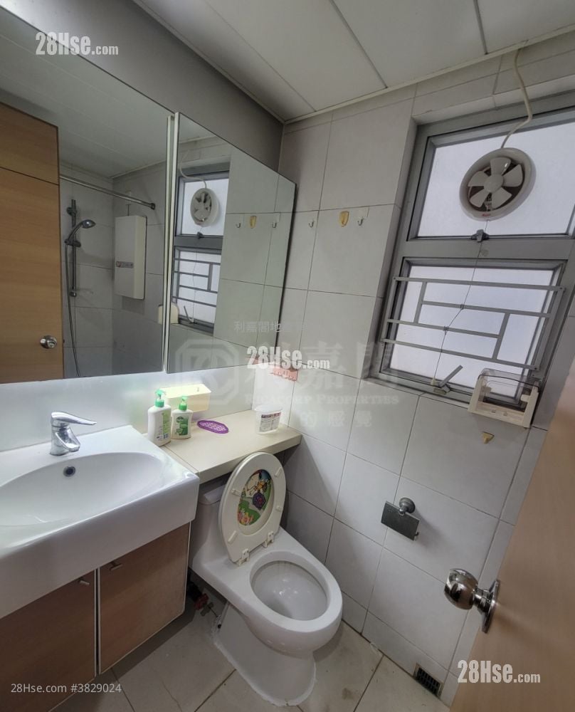 Metro Harbour View Rental 2 Bedrooms , 1 Bathroom 372 ft²